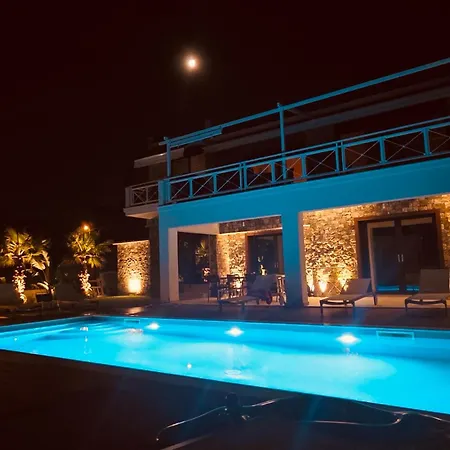 Rastoni Sea View With Shared Pool