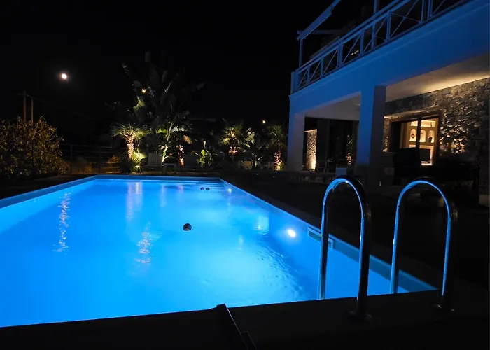 Cozy Romantic With Pool & Sea View Rastoni *